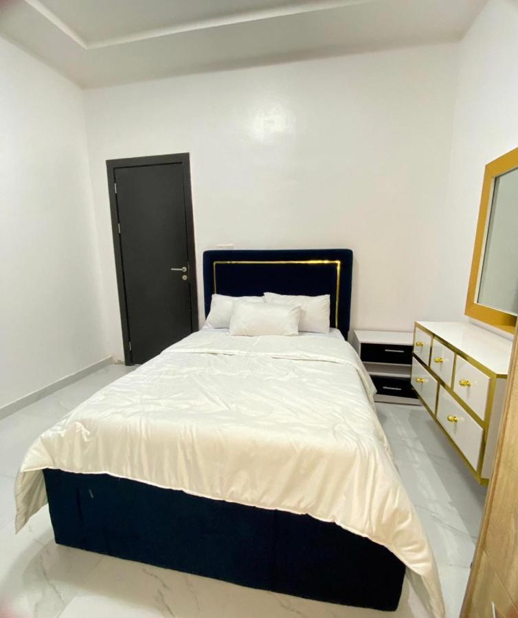 Urban Retreat Luxury Shortlet Apartment Lekki Ajah Lagos With Pool And Gym Exterior foto