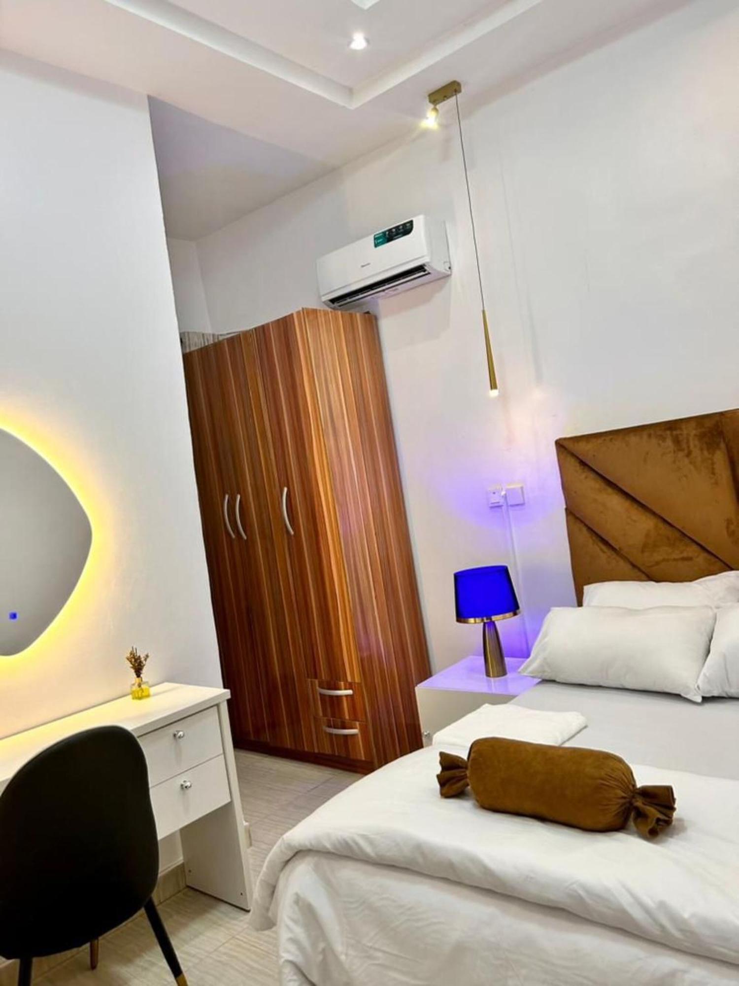 Urban Retreat Luxury Shortlet Apartment Lekki Ajah Lagos With Pool And Gym Exterior foto